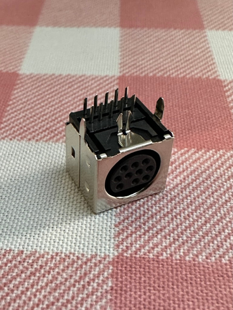 Saturn Mini 10 Din Port